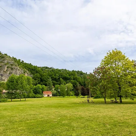 - Laroche Feriehus Martel
